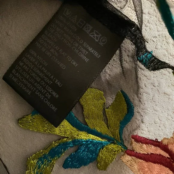 Kimchi Blue Urban Outfitters Alana Floral Embroidered Sheer Top Shirt Black XS - Picture 5 of 5